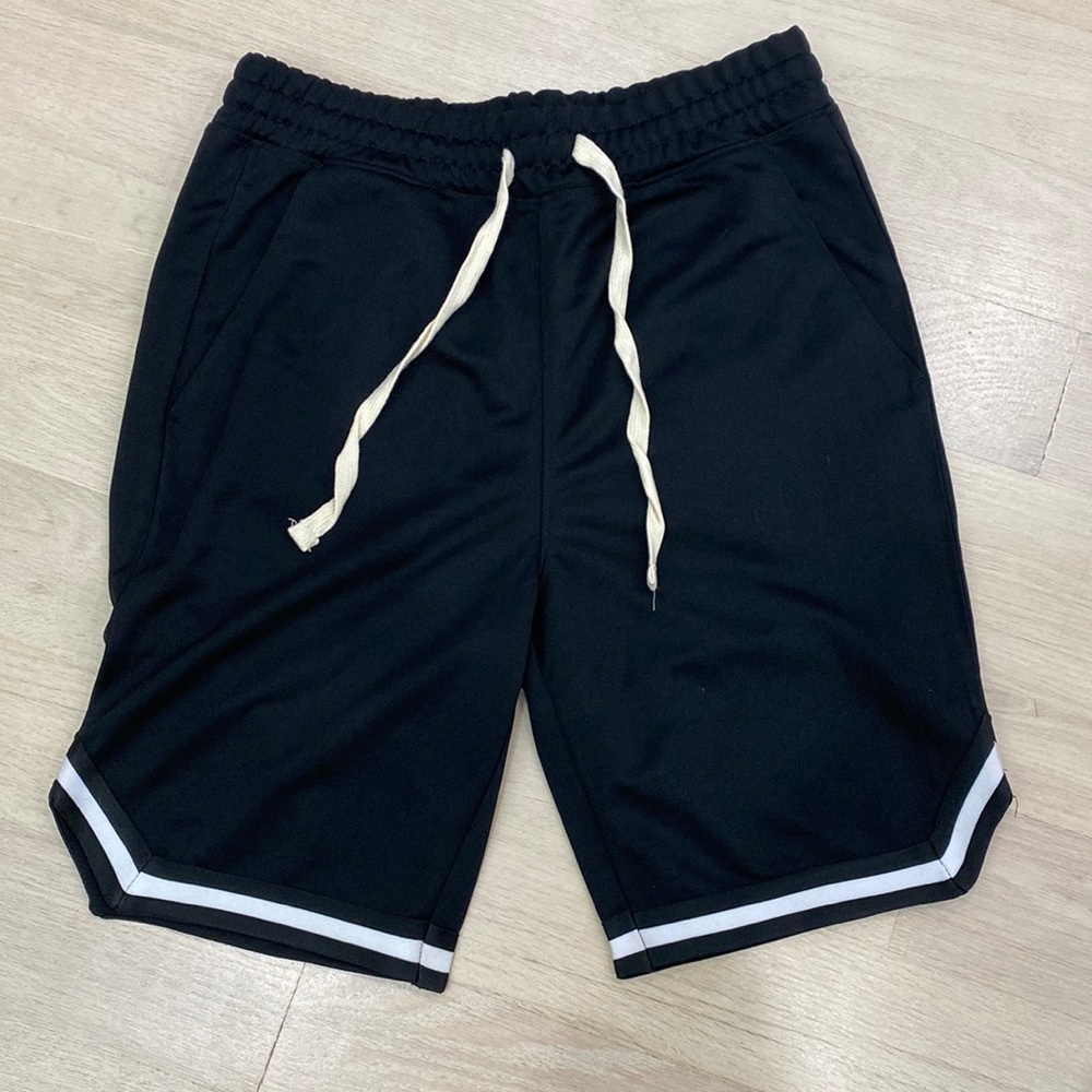 WT02 Men’s Shorts - Medium
